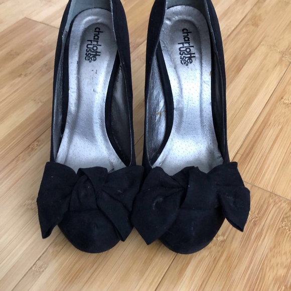 Black Bow Heel Pumps - Picture 2 of 5